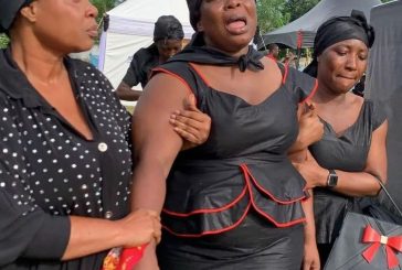 Photos of Gloria Sarfo weeping at her mother's funeral surface online