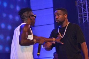Watch the video of Sarkodie calling for a boxing match to be arranged for Shatta Wale and him